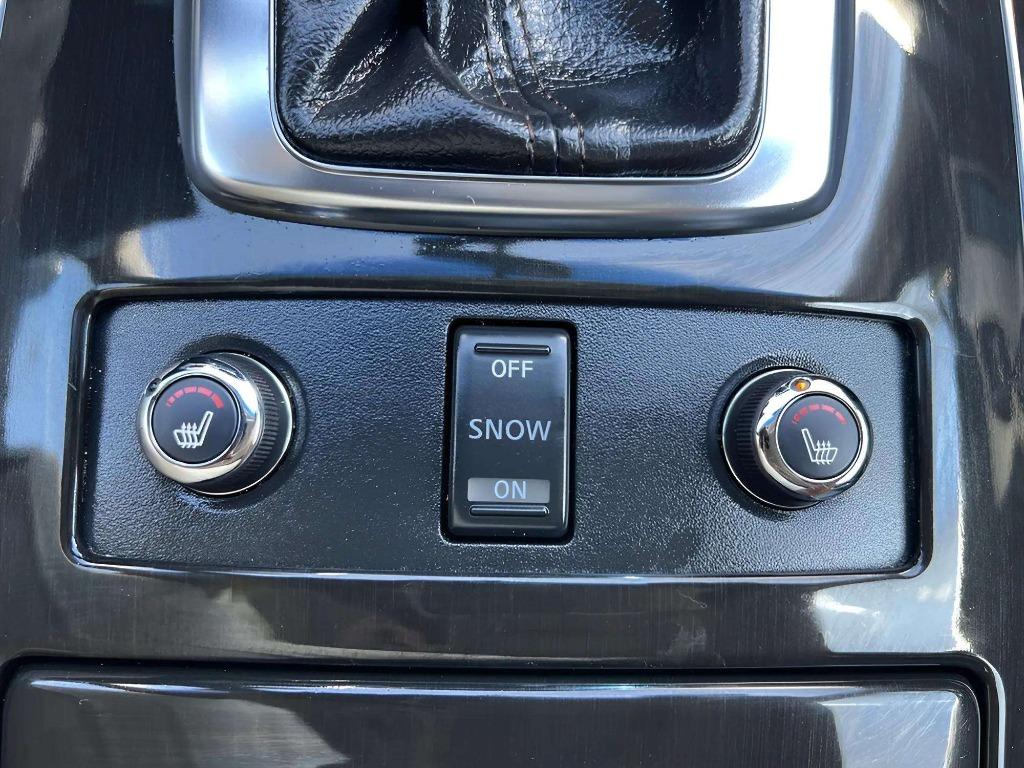 2015 INFINITI QX70 - $14,995