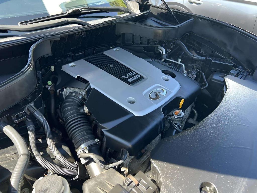 2015 INFINITI QX70 - $14,995