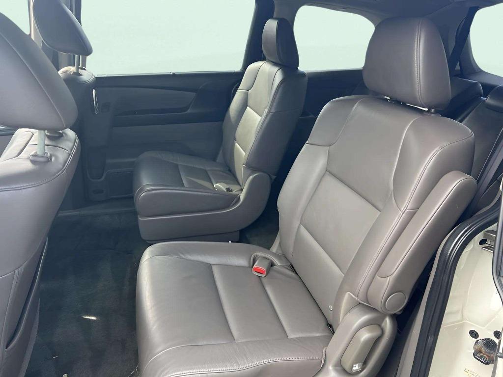 2016 Honda Odyssey - $12,995