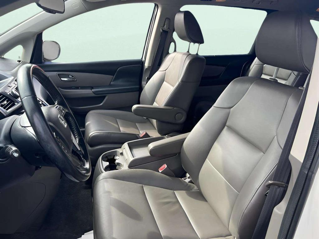 2016 Honda Odyssey - $12,995