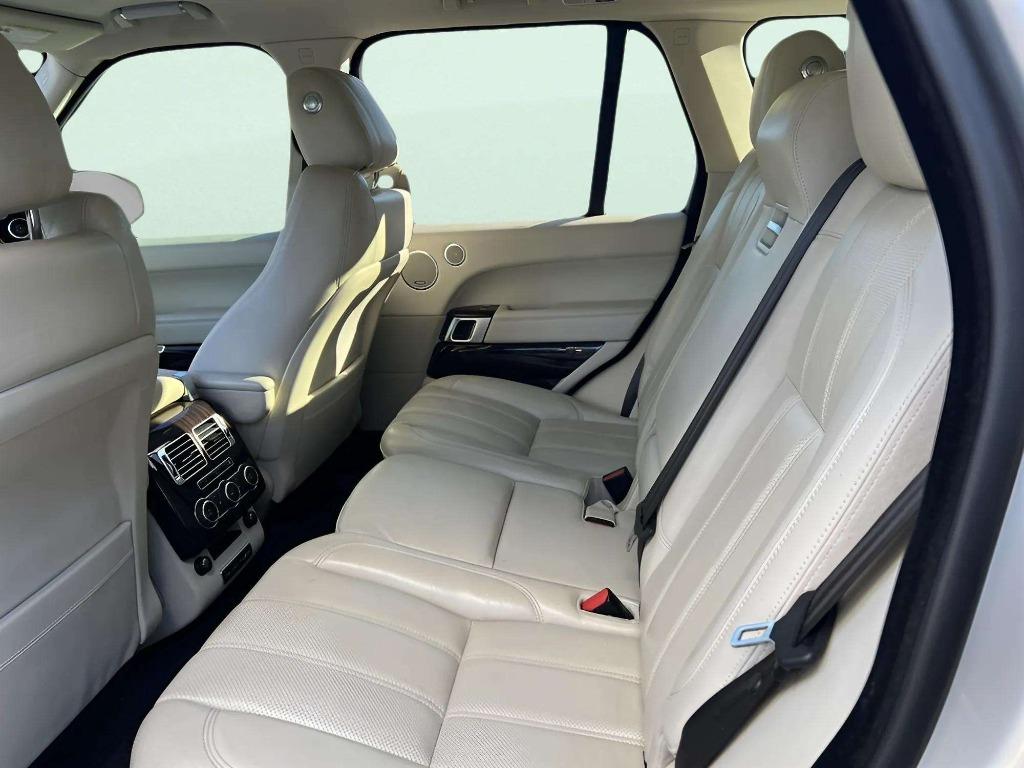 2015 Land Rover Range Rover - $20,995