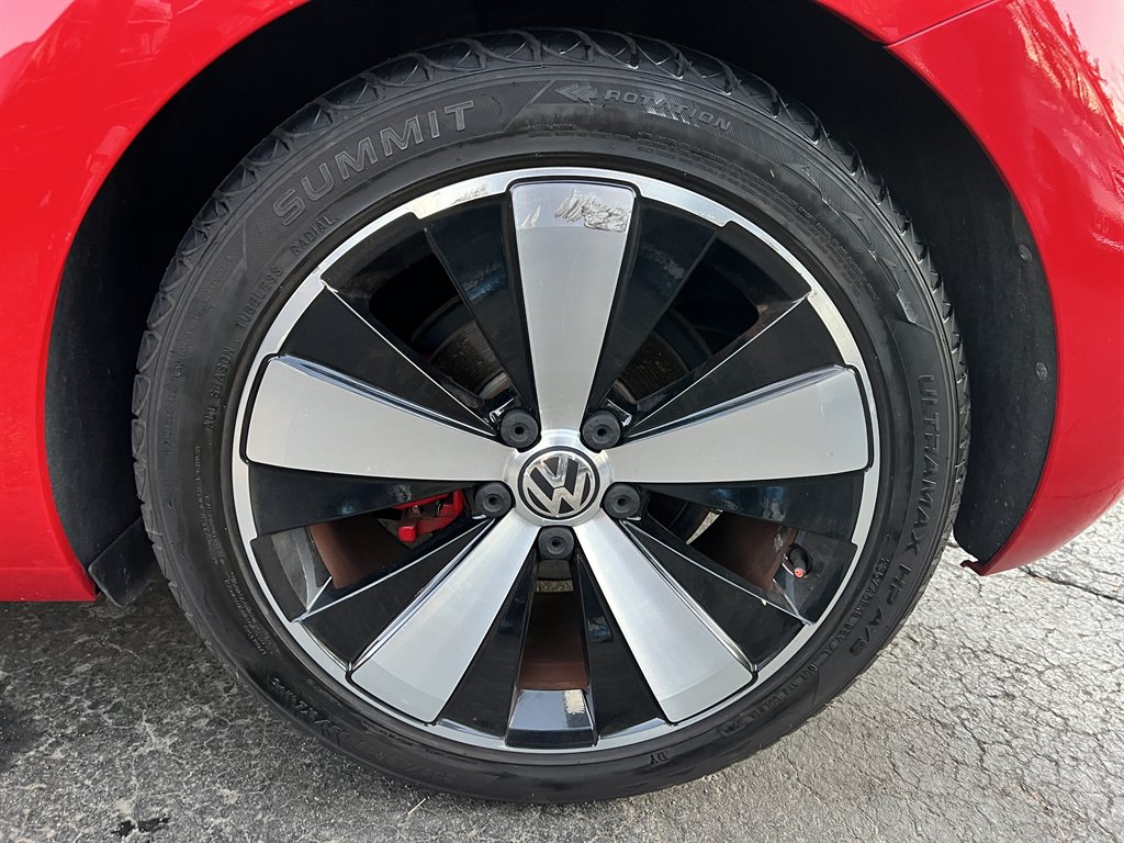 2012 Volkswagen Beetle - $10,995