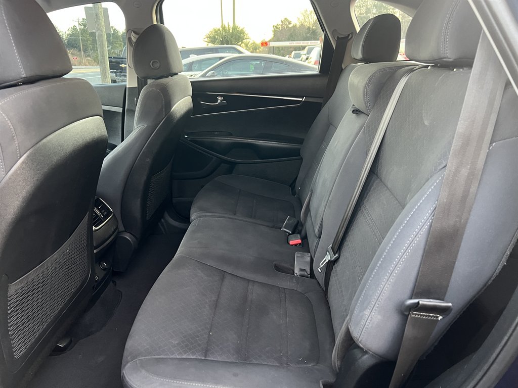 2018 Kia Sorento - $11,995