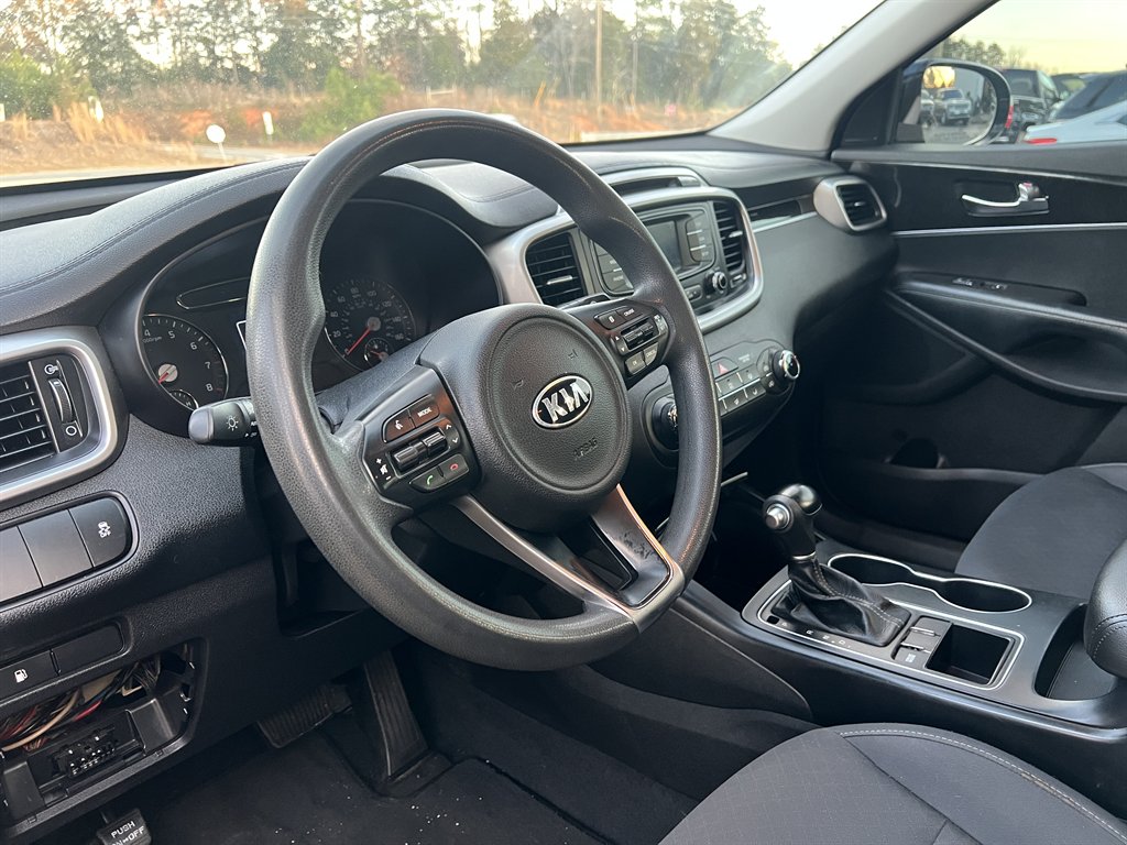 2018 Kia Sorento - $11,995