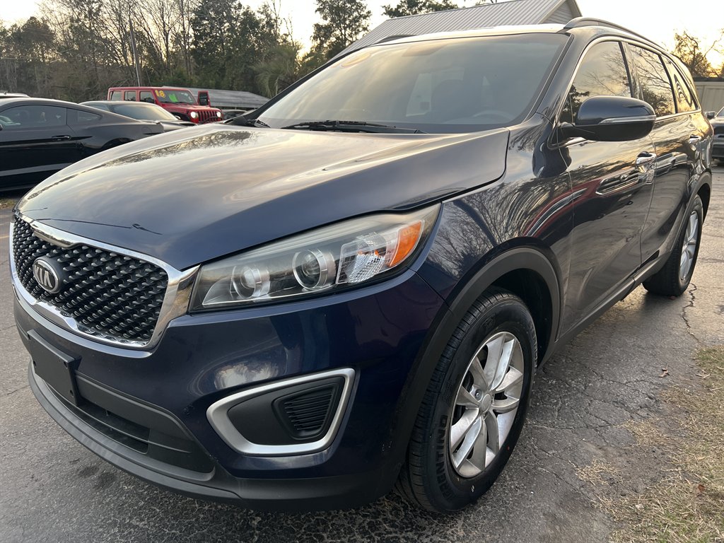 2018 Kia Sorento - $11,995