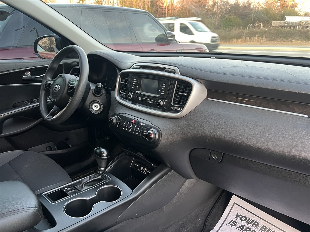 2018 Kia Sorento - $11,995