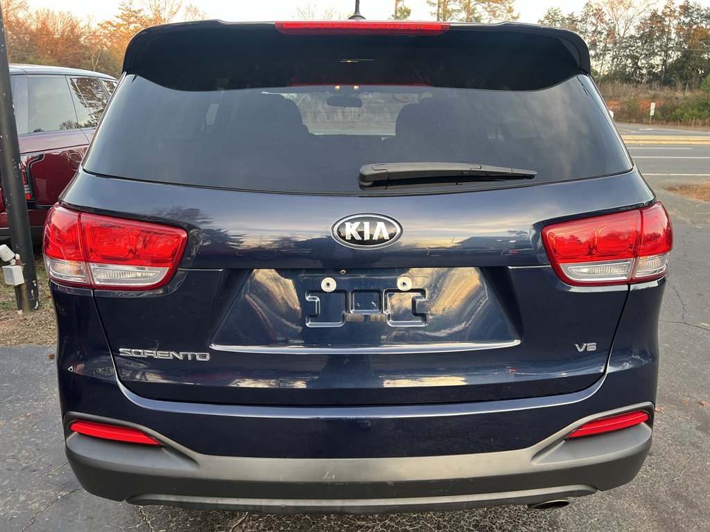 2018 Kia Sorento - $11,995