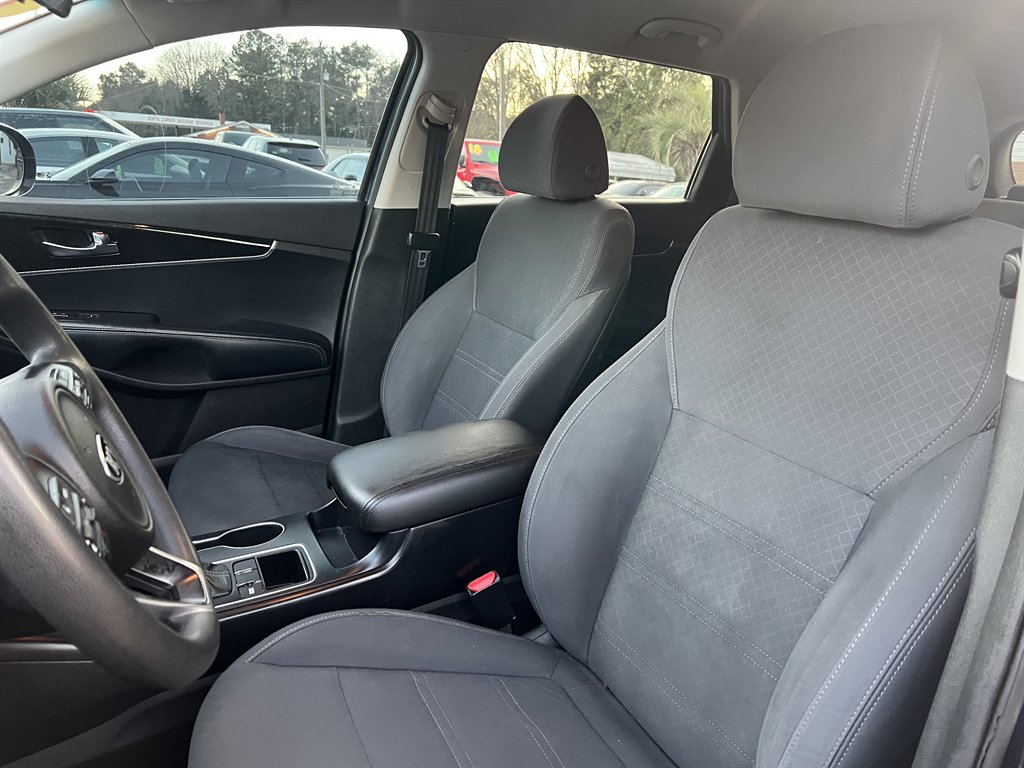 2018 Kia Sorento - $11,995