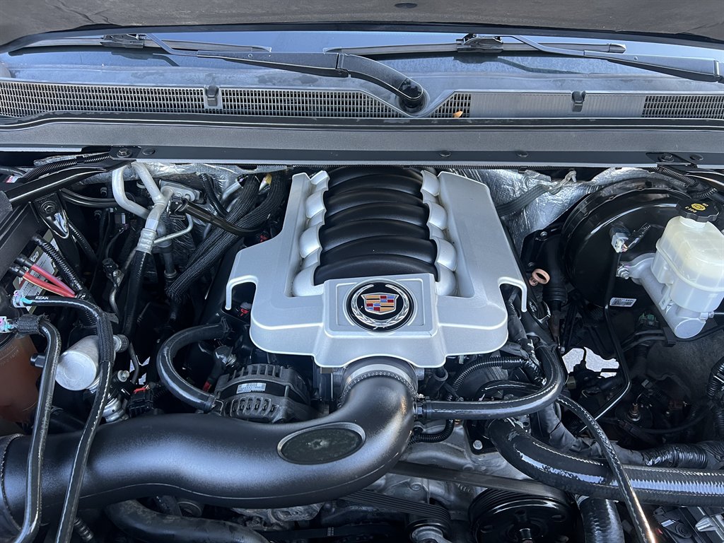 2015 Cadillac Escalade - $20,995