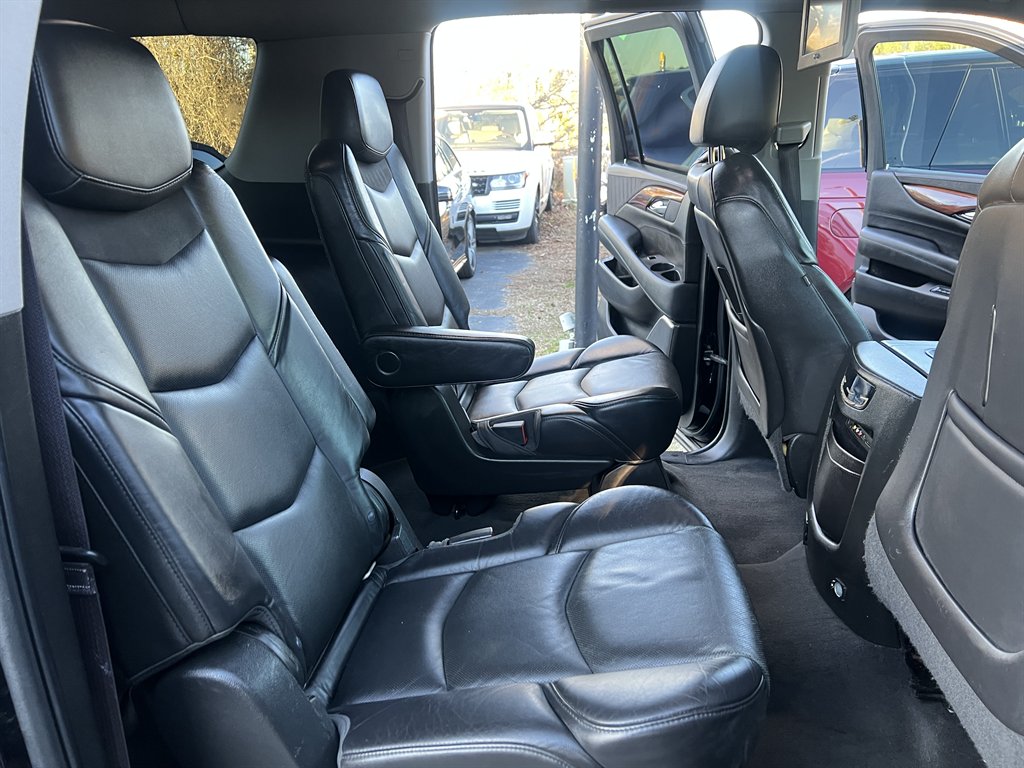 2015 Cadillac Escalade - $20,995