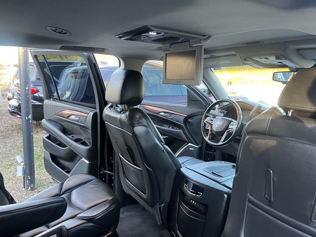 2015 Cadillac Escalade - $20,995
