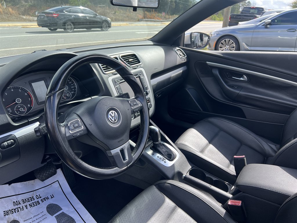 2012 Volkswagen Eos - $7,995