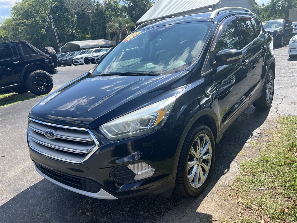 2017 Ford Escape - $10,995