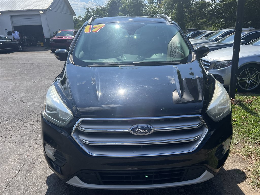 2017 Ford Escape - $10,995
