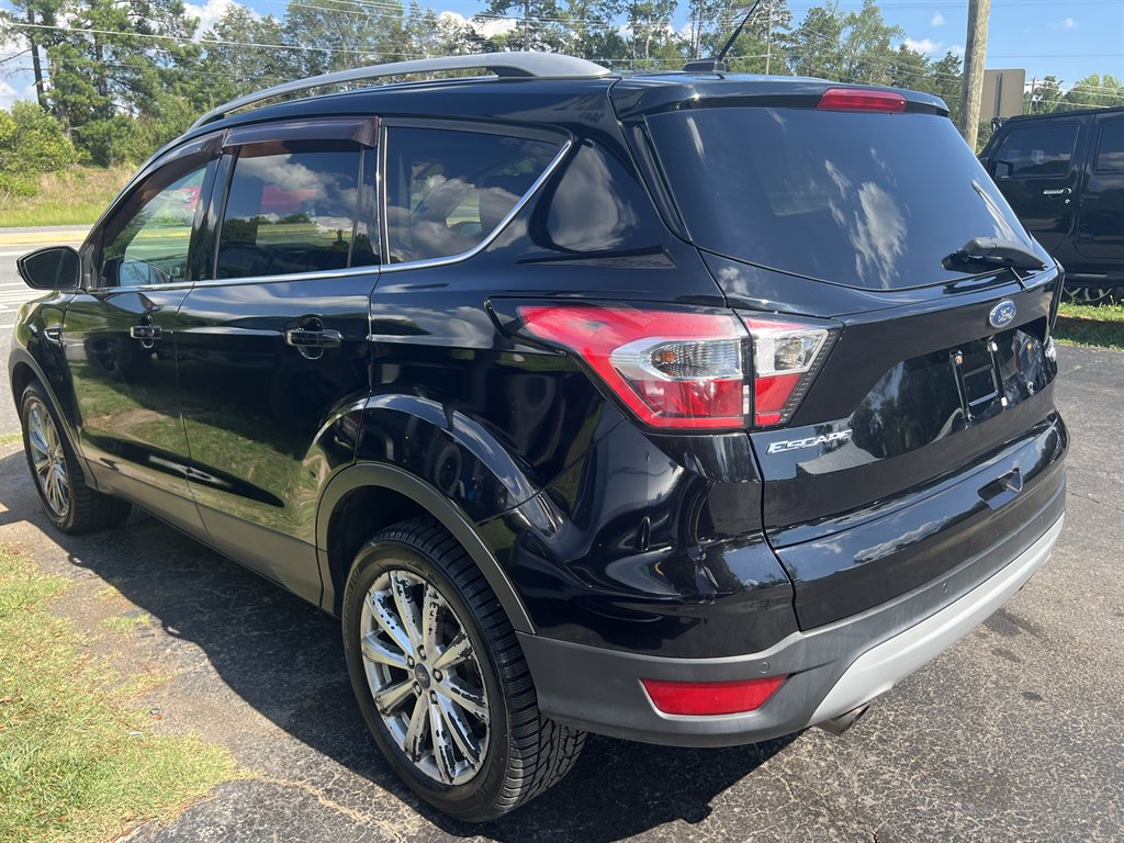 2017 Ford Escape - $10,995
