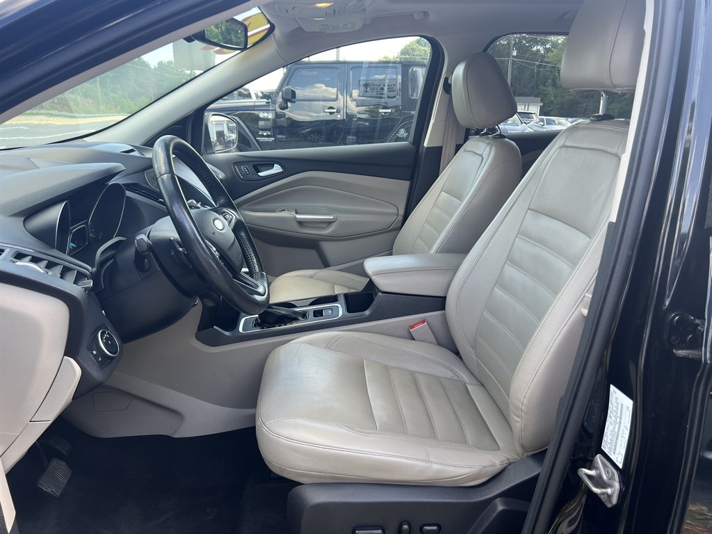 2017 Ford Escape - $10,995