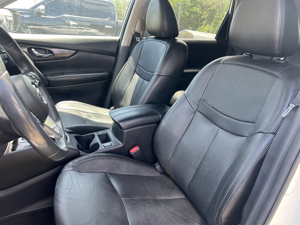 2017 Nissan Rogue - $12,995