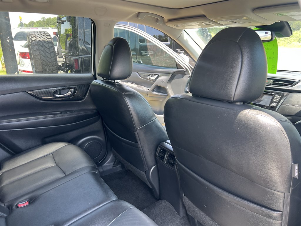2017 Nissan Rogue - $12,995
