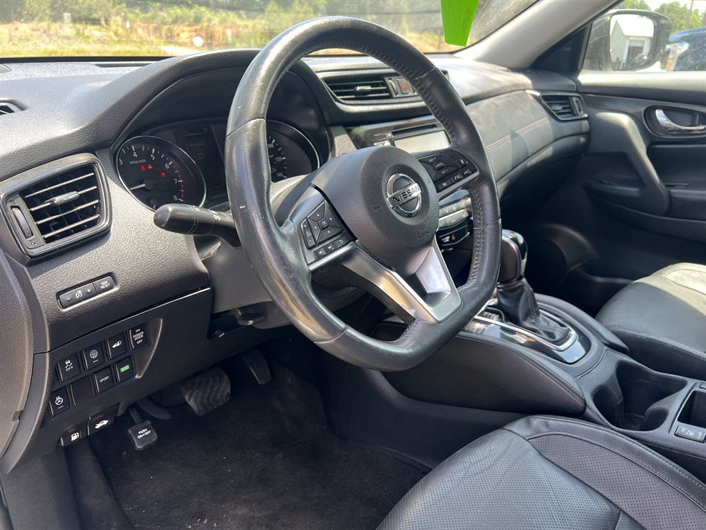 2017 Nissan Rogue - $12,995