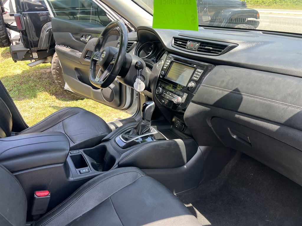2017 Nissan Rogue - $12,995