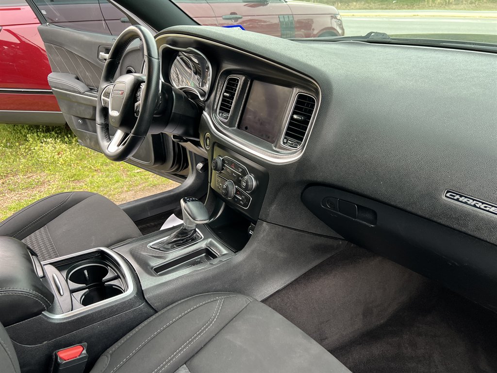 2018 Dodge Charger - $21,995