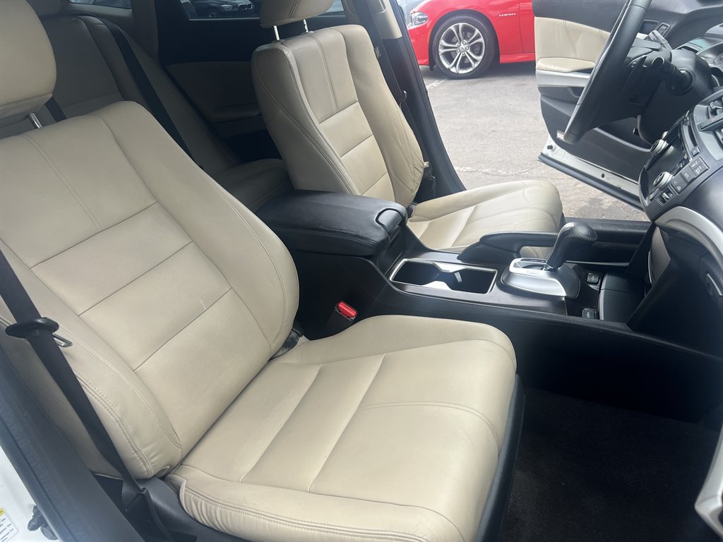 2014 Honda Crosstour - $13,995