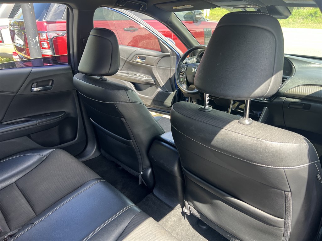 2016 Honda Accord - $17,995