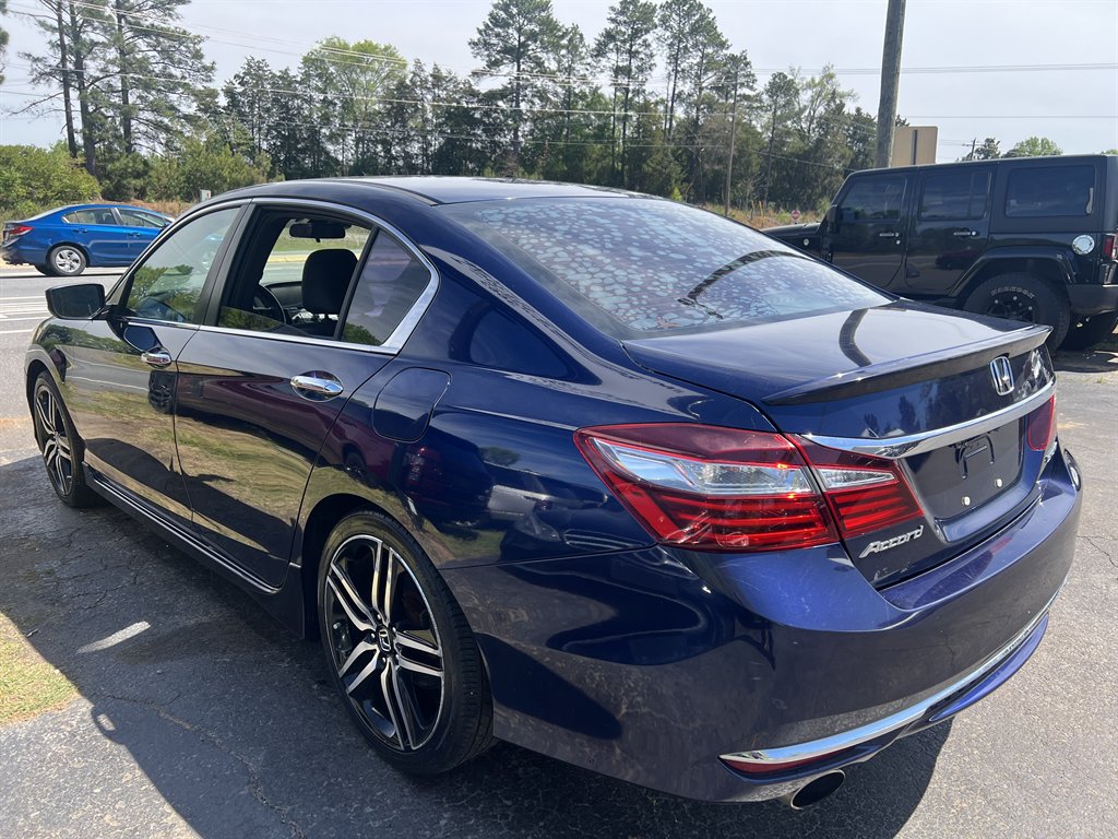 2016 Honda Accord - $17,995