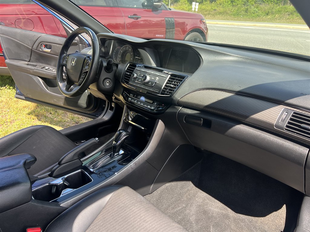2016 Honda Accord - $17,995
