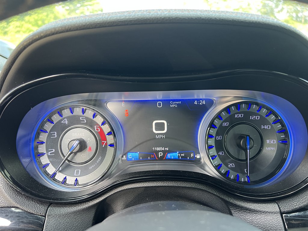 2017 Chrysler 300 - $18,995