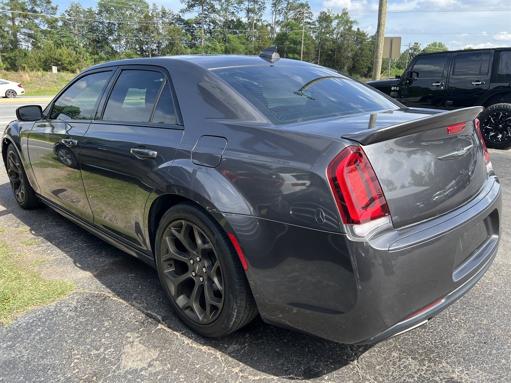 2017 Chrysler 300 - $18,995