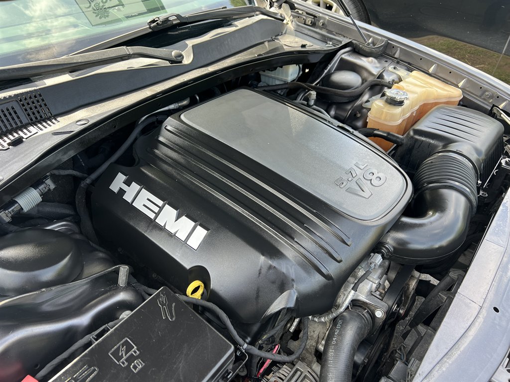 2017 Chrysler 300 - $18,995