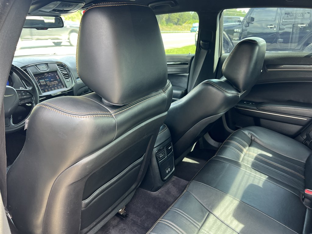 2017 Chrysler 300 - $18,995