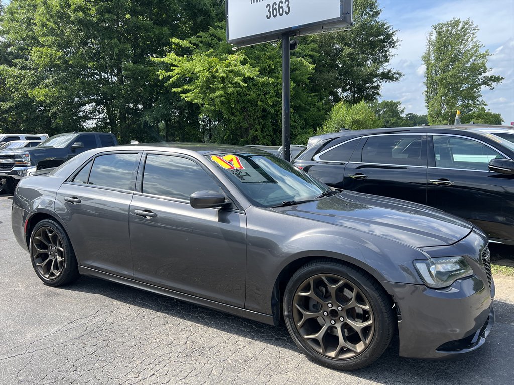 2017 Chrysler 300 - $18,995