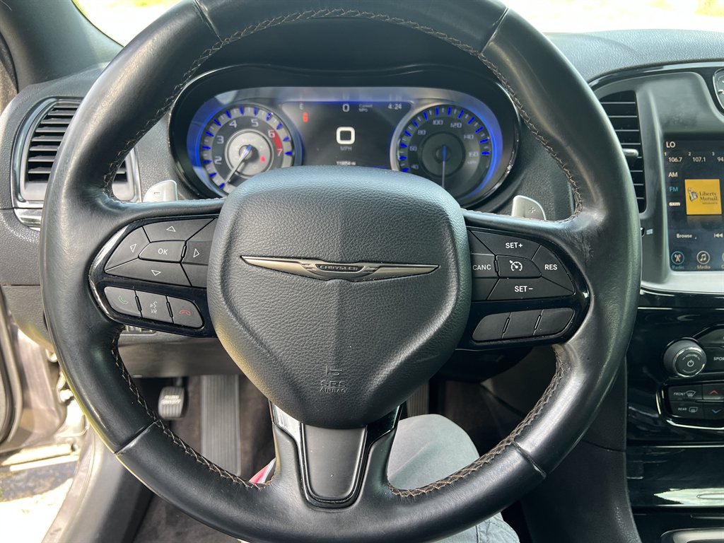 2017 Chrysler 300 - $18,995
