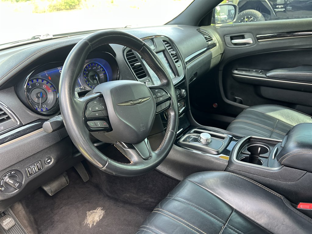 2017 Chrysler 300 - $18,995