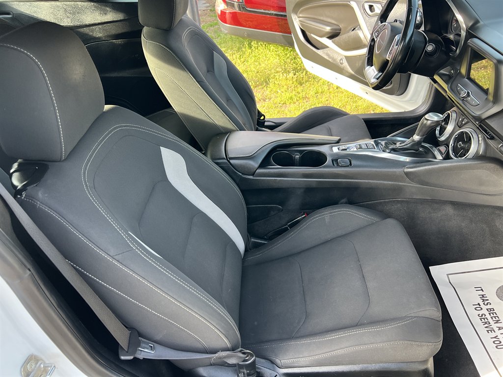 2019 Chevrolet Camaro - $18,995