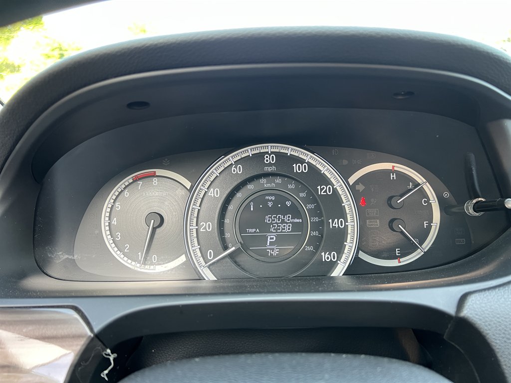 2016 Honda Accord - $15,995