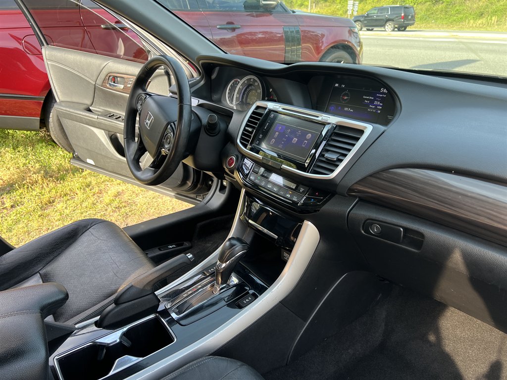 2016 Honda Accord - $15,995