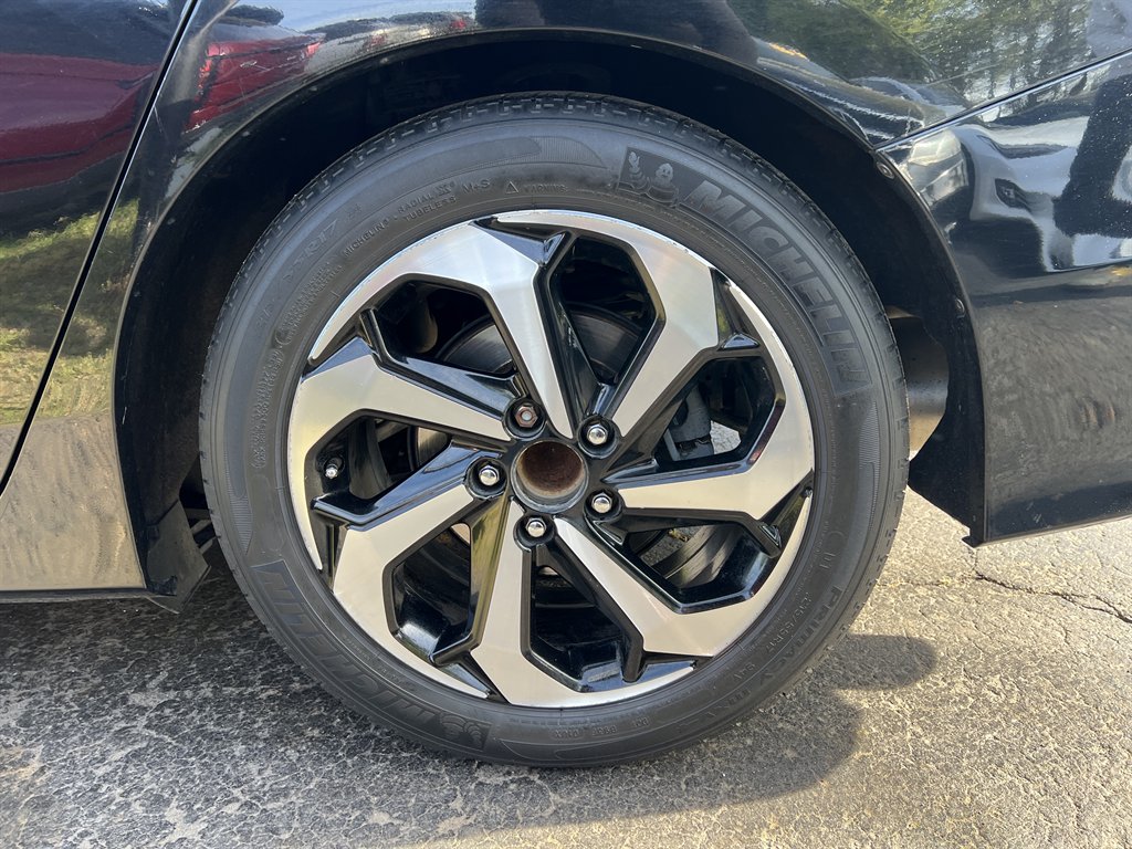 2016 Honda Accord - $15,995