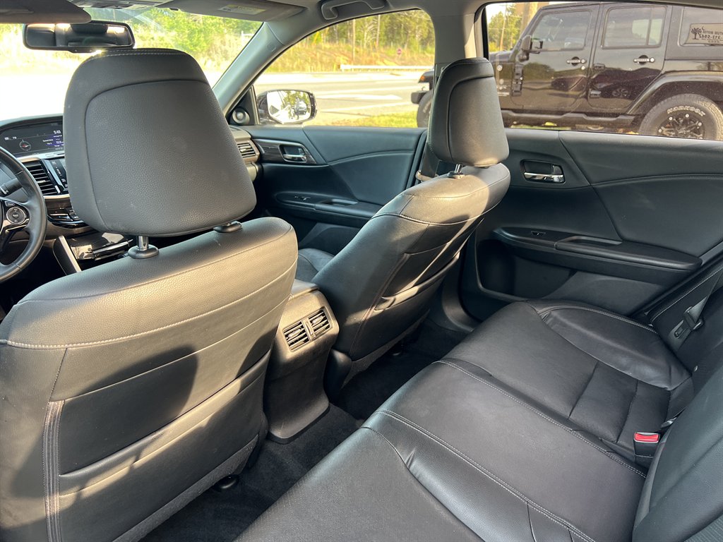 2016 Honda Accord - $15,995