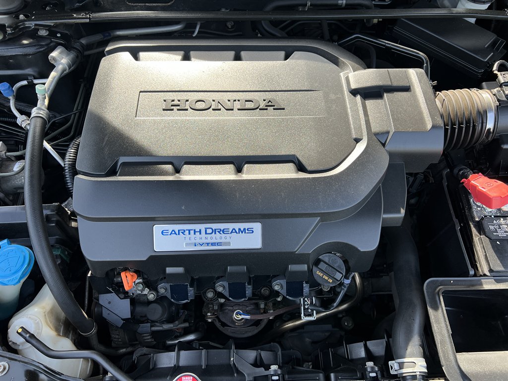 2016 Honda Accord - $15,995