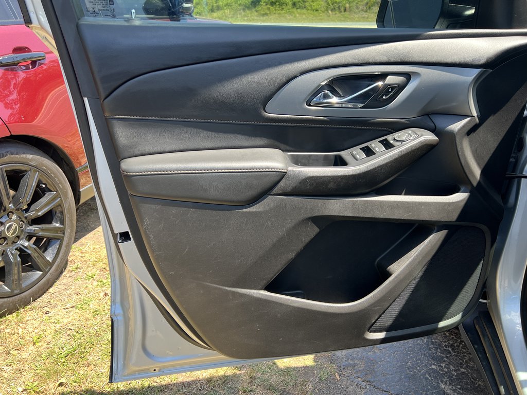 2021 Chevrolet Traverse - $15,995