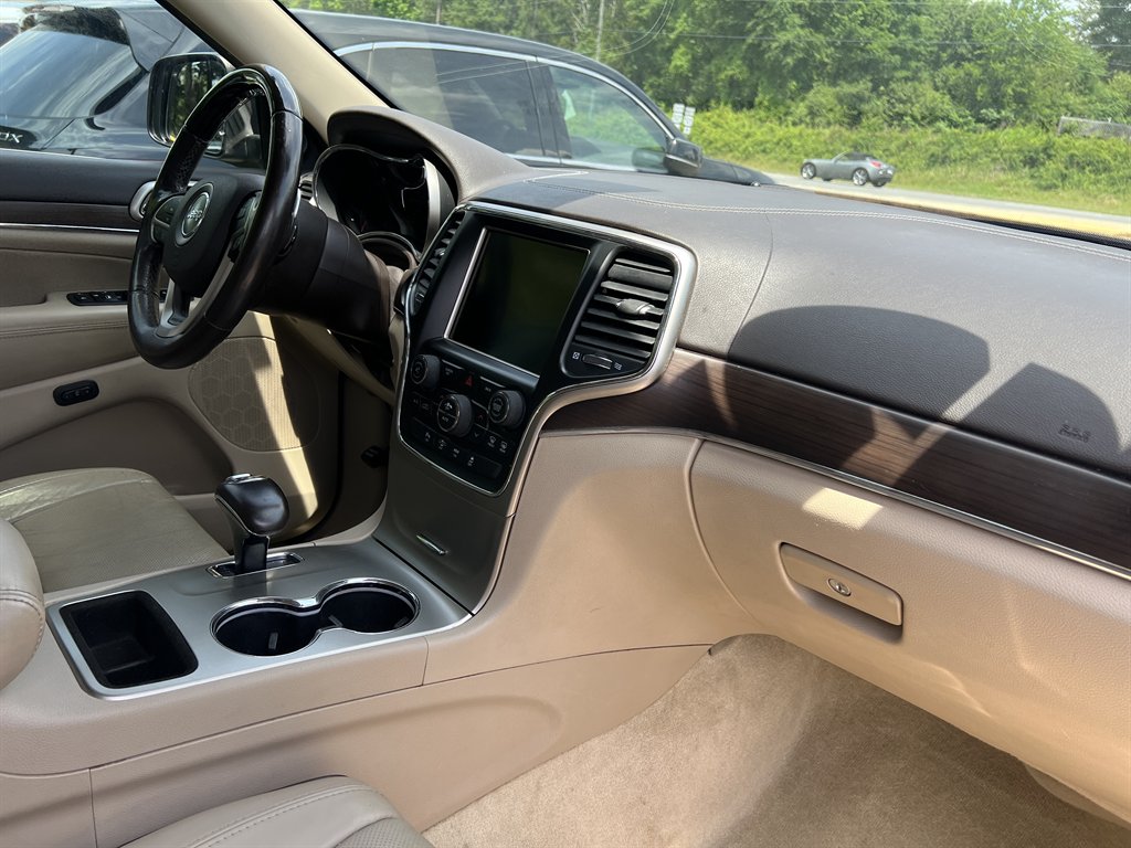 2015 Jeep Cherokee - $14,995