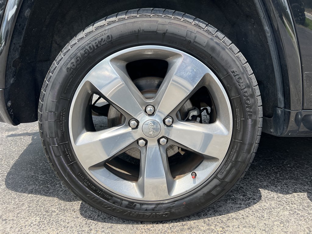 2015 Jeep Cherokee - $14,995