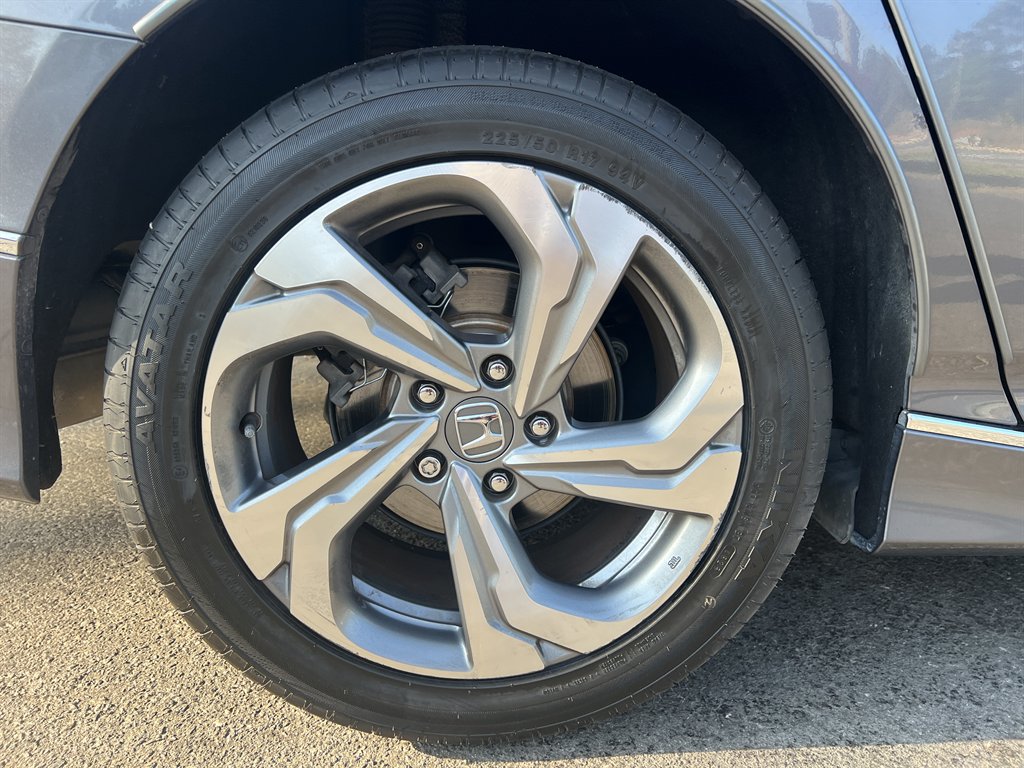 2018 Honda Accord - $16,995