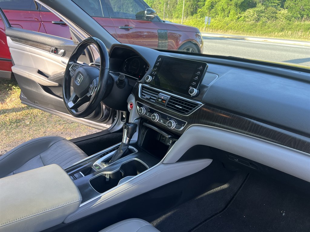 2018 Honda Accord - $16,995