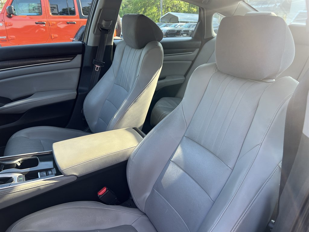 2018 Honda Accord - $16,995