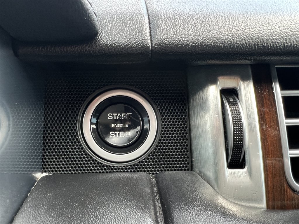 2016 Land Rover Range Rover - $20,995