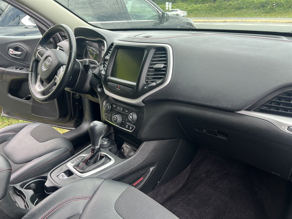2017 Jeep Cherokee - $16,995